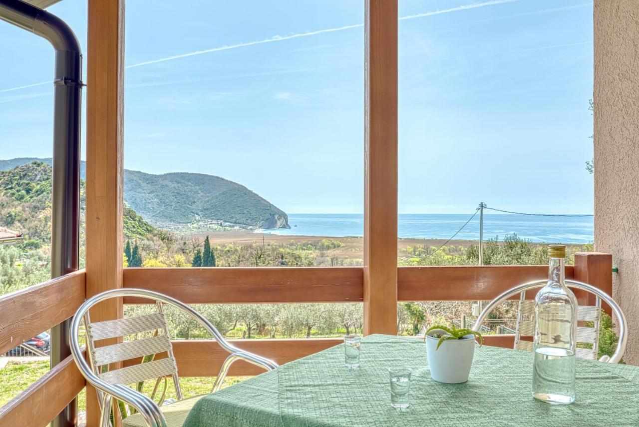 בולג'ריקה Two Bedroom House With Sea View Maj מראה חיצוני תמונה